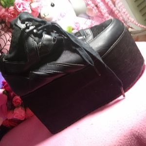 YRU QOZMO platform sneakers